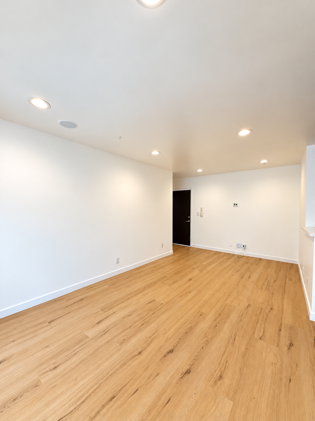 2 bedroom apartment with pool, pet friendly in 1837 N La Brea Ave, Unit 12 Los Angeles, CA 90046 — photo 13