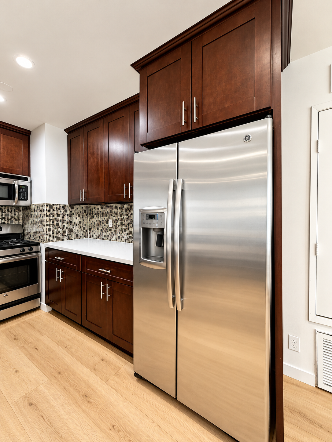2 bedroom apartment with pool, pet friendly in 1837 N La Brea Ave, Unit 12 Los Angeles, CA 90046 — photo 5