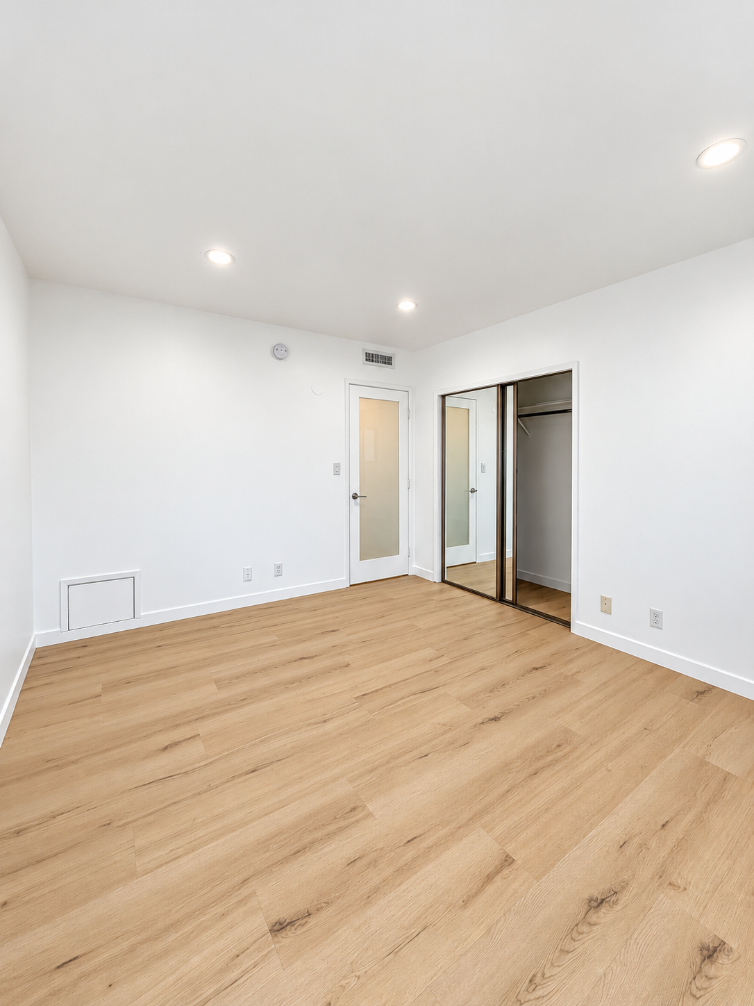 2 bedroom apartment with pool, pet friendly in 1837 N La Brea Ave, Unit 12 Los Angeles, CA 90046 — photo 14
