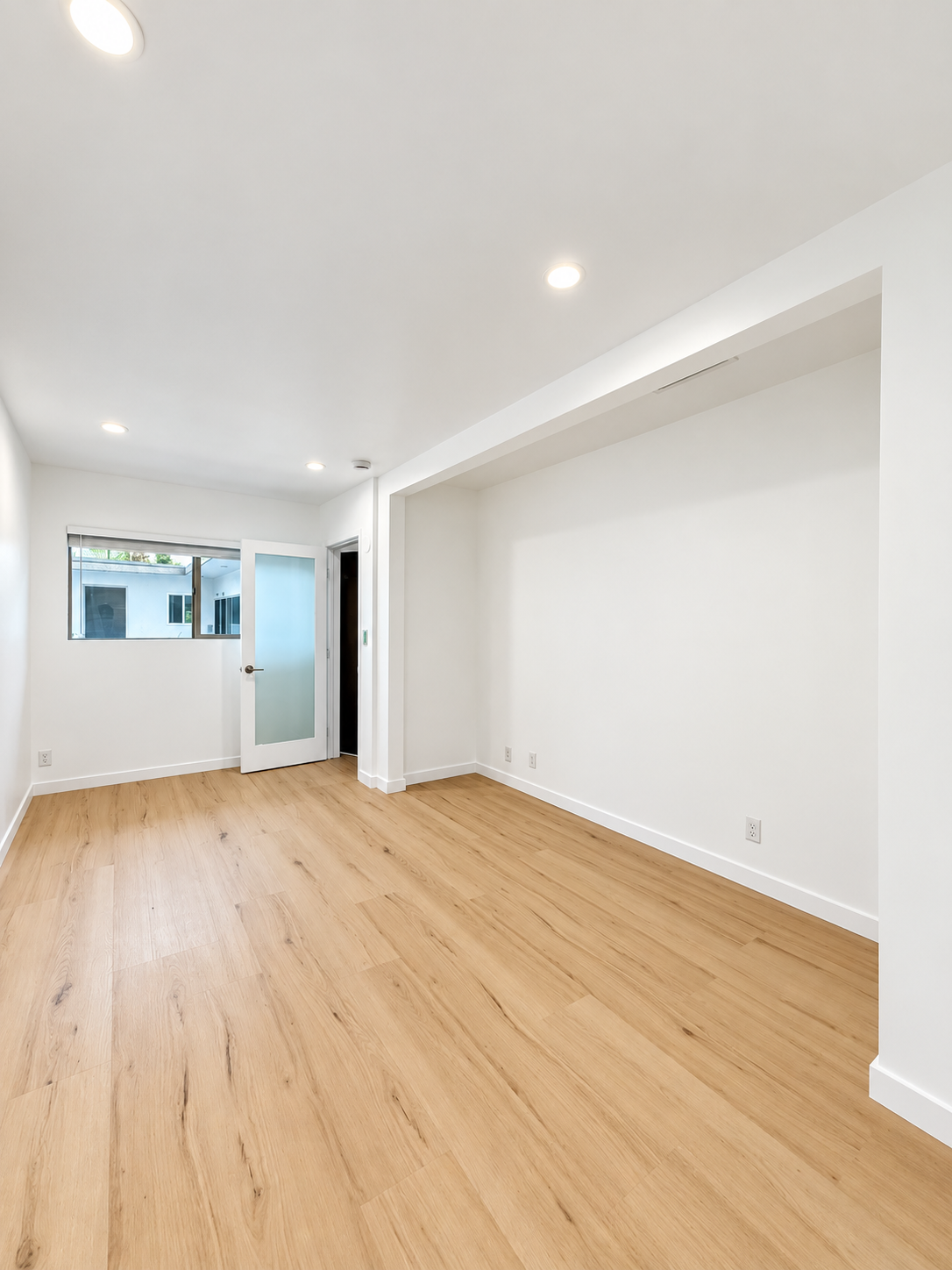 2 bedroom apartment with pool, pet friendly in 1837 N La Brea Ave, Unit 12 Los Angeles, CA 90046 — photo 15