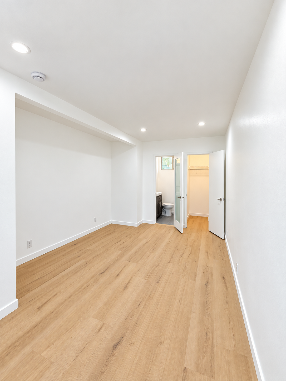 2 bedroom apartment with pool, pet friendly in 1837 N La Brea Ave, Unit 12 Los Angeles, CA 90046 — photo 16