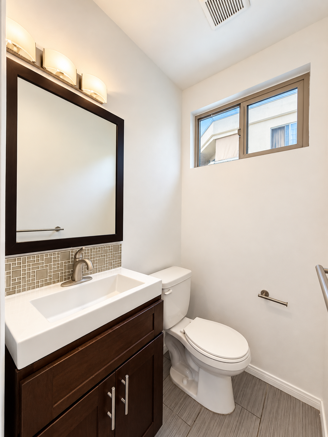 2 bedroom apartment with pool, pet friendly in 1837 N La Brea Ave, Unit 12 Los Angeles, CA 90046 — photo 8