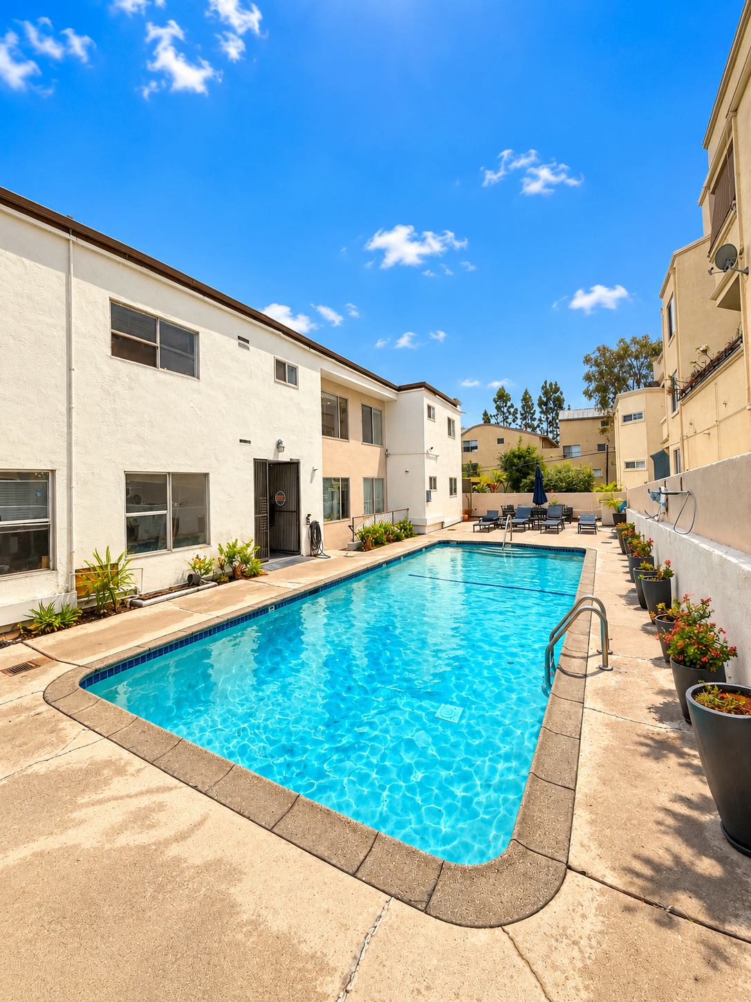 2 bedroom apartment with pool, pet friendly in 1837 N La Brea Ave, Unit 12 Los Angeles, CA 90046 — photo 10