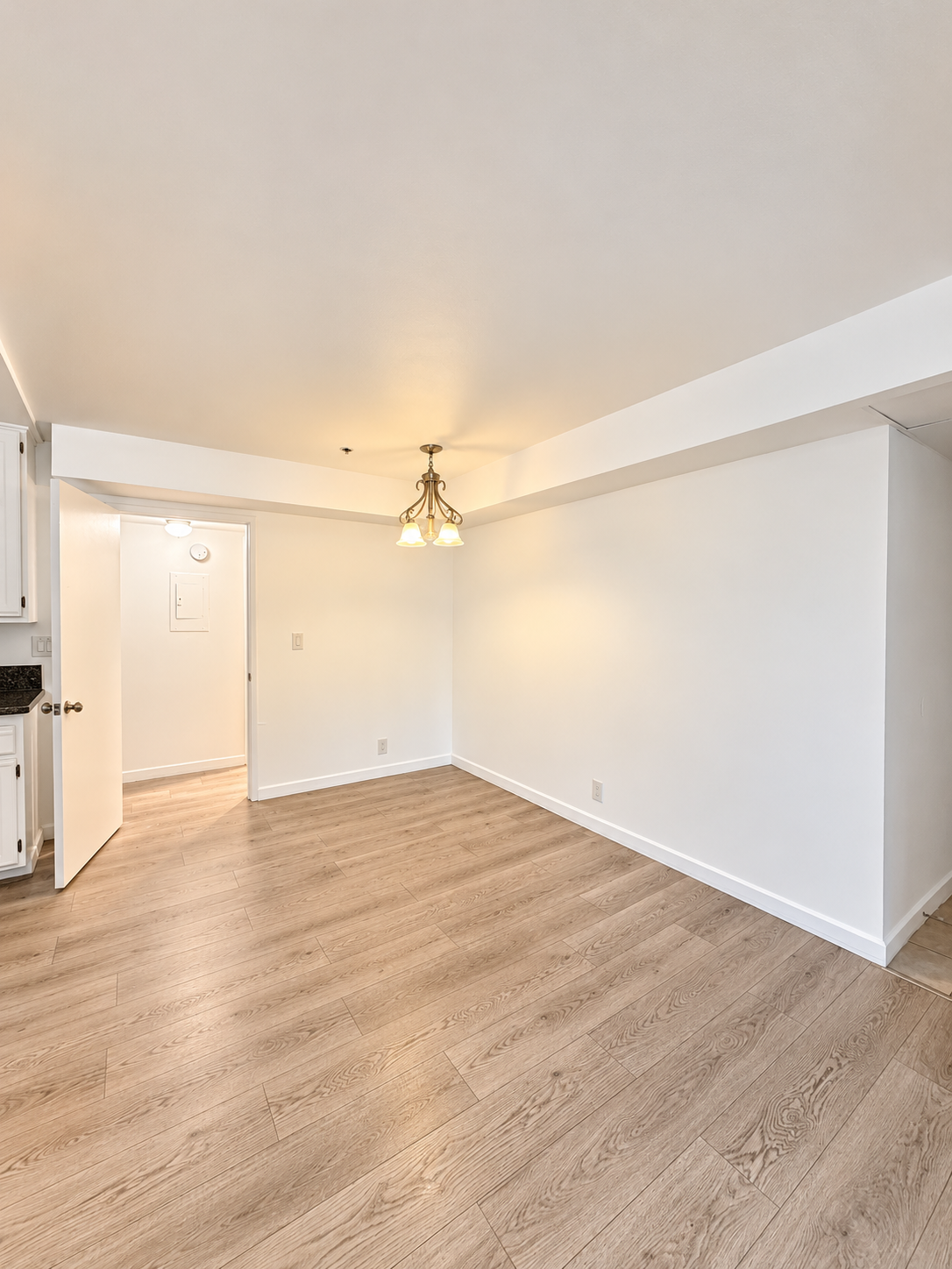 2 bedroom apartment with balcony, pet friendly in 8722 Burton Way, Unit 310 Los Angeles, CA 90048 — photo 13