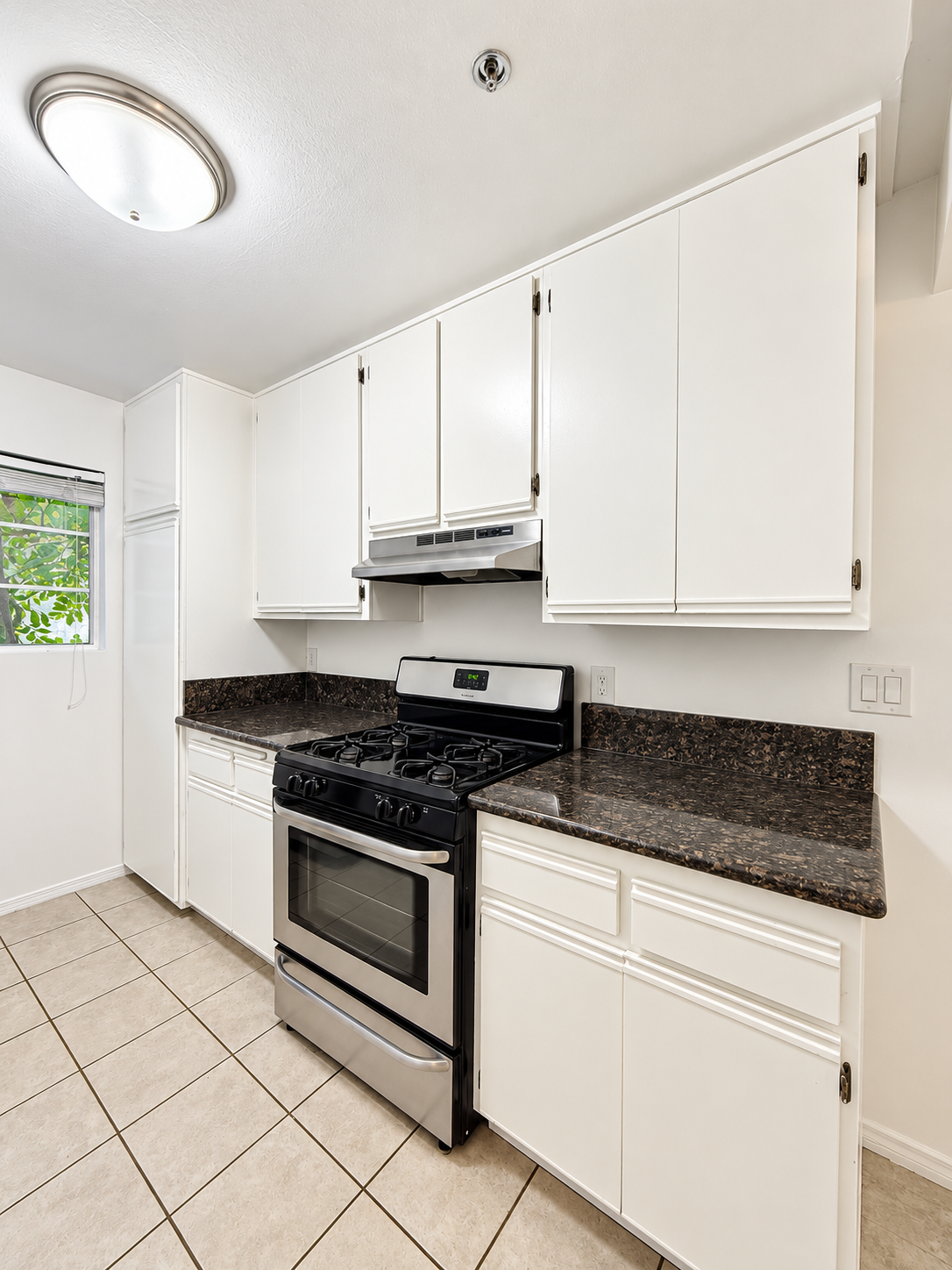2 bedroom apartment with balcony, pet friendly in 8722 Burton Way, Unit 310 Los Angeles, CA 90048 — photo 5