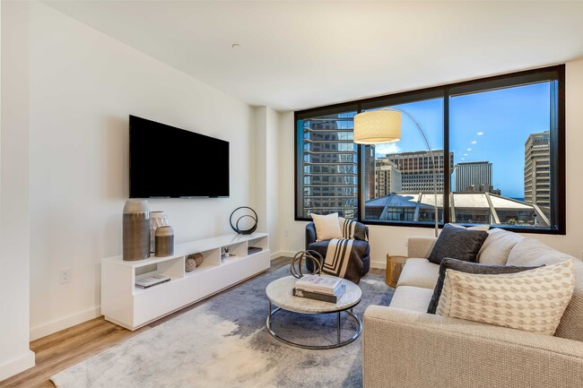 VERY SPACIOUS 1 BED/ 1 BATH APARTMENT IN DOWNTOWN HONOLULU - Property Image 1