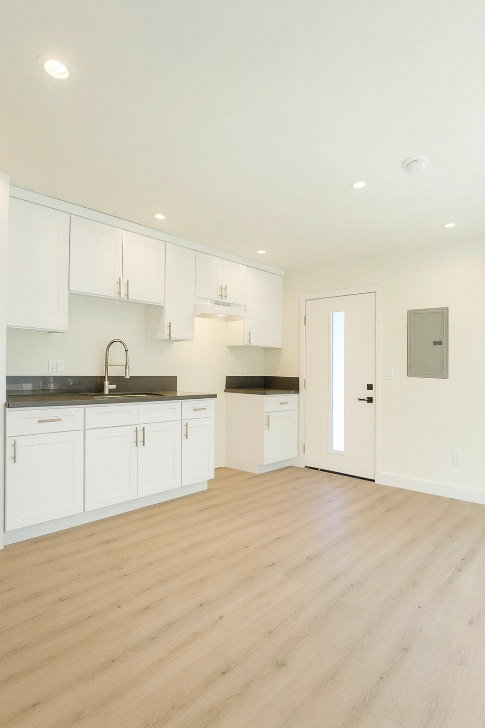 🎁 Holiday Rent Special!! Brand-New Remodeled Studio — Pico/Robertson Hotspot! - Property Image 1