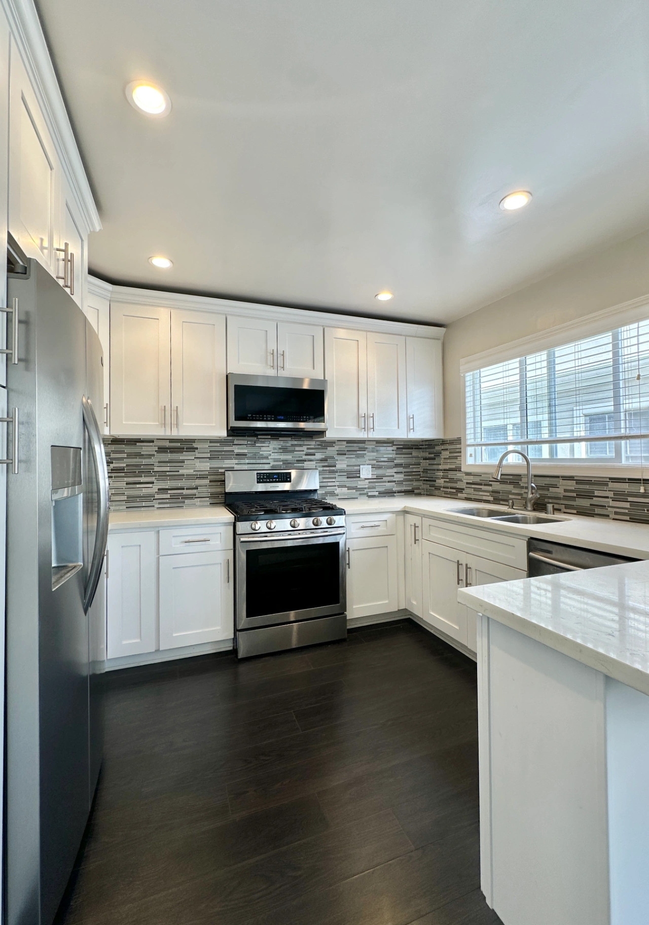 BIG 1 Bedroom Above Sunset Plaza — In-unit W/D + Pool, & Designer Energy - Property Image 1