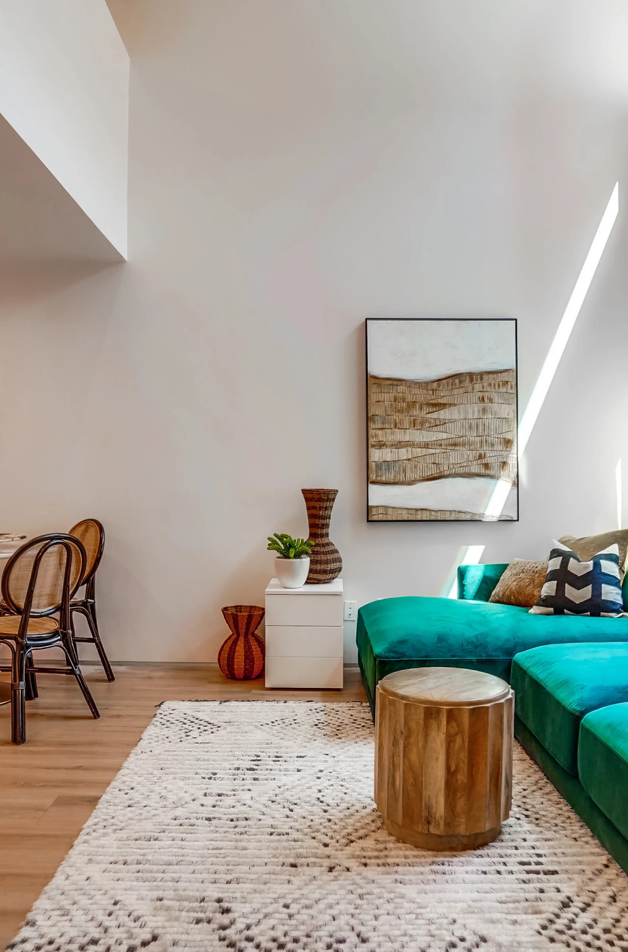Ultra Modern 1BR w/ in-unit W/D, Rooftop Views and EV charging!! - Property Image 1